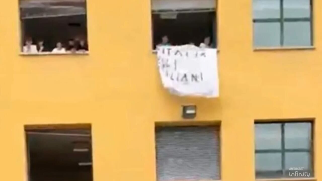 Ciacci: Dalla felpa della Folgore a Catanzaro allo striscione di Cesena, essere italiani non dovrebbe dividere la scuola