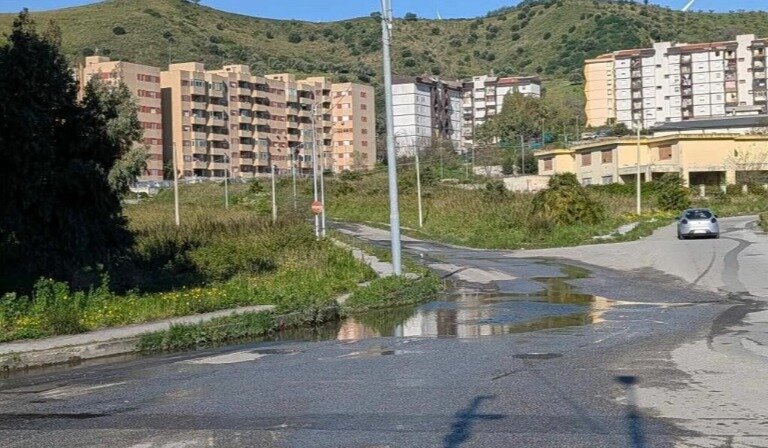 Veraldi: Sversamento fogna in viale Isonzo, urge intervento da parte di Aterp