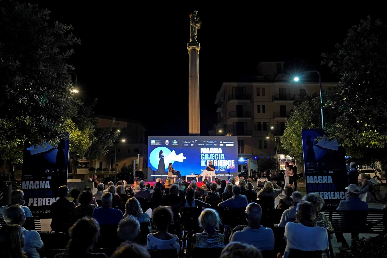 pubblico.jpeg pubblico.jpeg