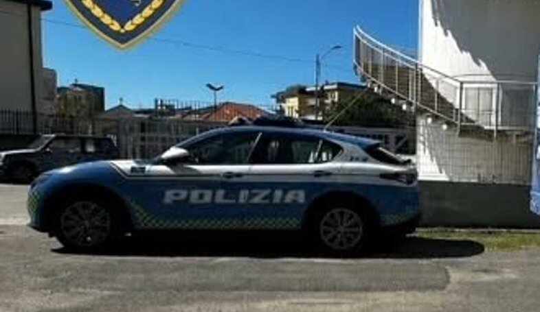 Polizia Stradale: arresto per resistenza e lesioni, poi evasione e custodia cautelare in carcere.