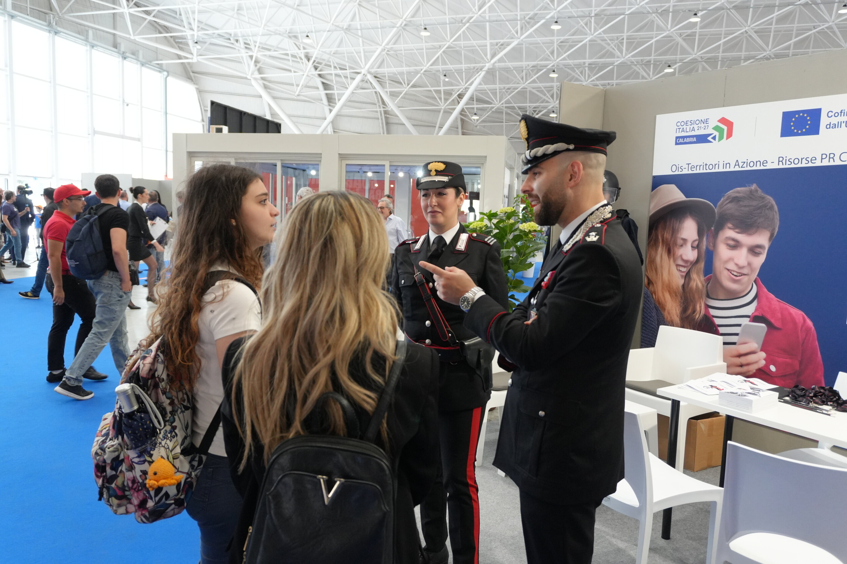 CARABINIERI CATANZARO. GRANDE SUCCESSO DELLO STAND ALLESTITO NELL&rsquo;AMBITO DELL&rsquo;INIZIATIVA PROMOSSA DALLA REGIONE CALABRIA &lsquo;IL LAVORO CHIAMA&rsquo;. TRADIZIONE, PROFESSIONALIT&Agrave; E NUOVE OPPORTUNIT&Agrave; PER I GIOVANI.