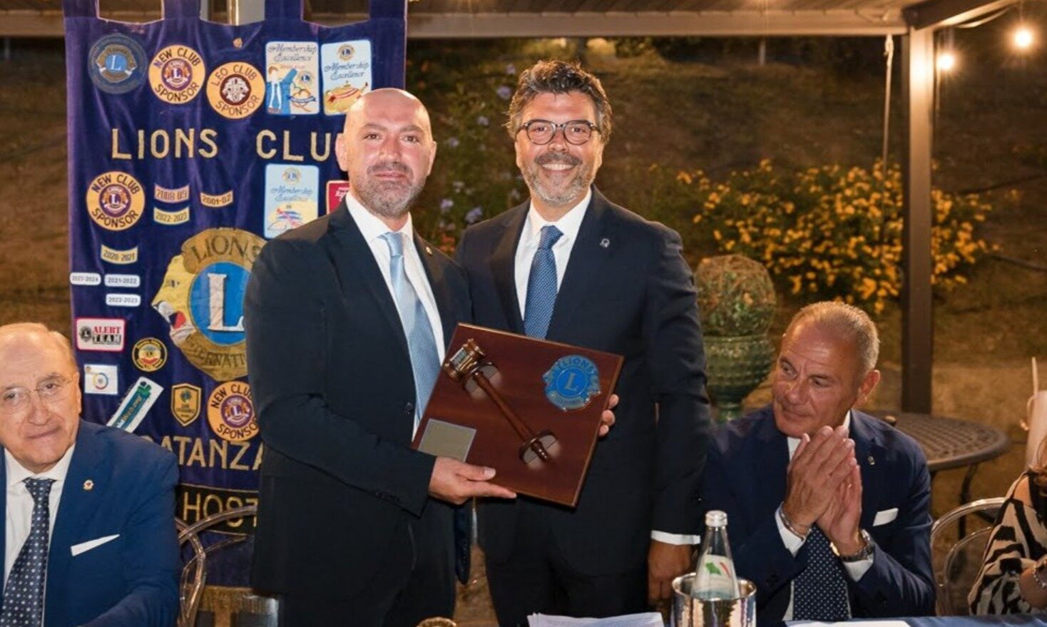 During the bell handover ceremony, the "Key Awards" were also presented to Giuseppe Raiola and Domenico Salerno. Four new members were welcomed During the bell handover ceremony, the "Key Awards" were also presented to Giuseppe Raiola and Domenico Salerno. Four new members were welcomed