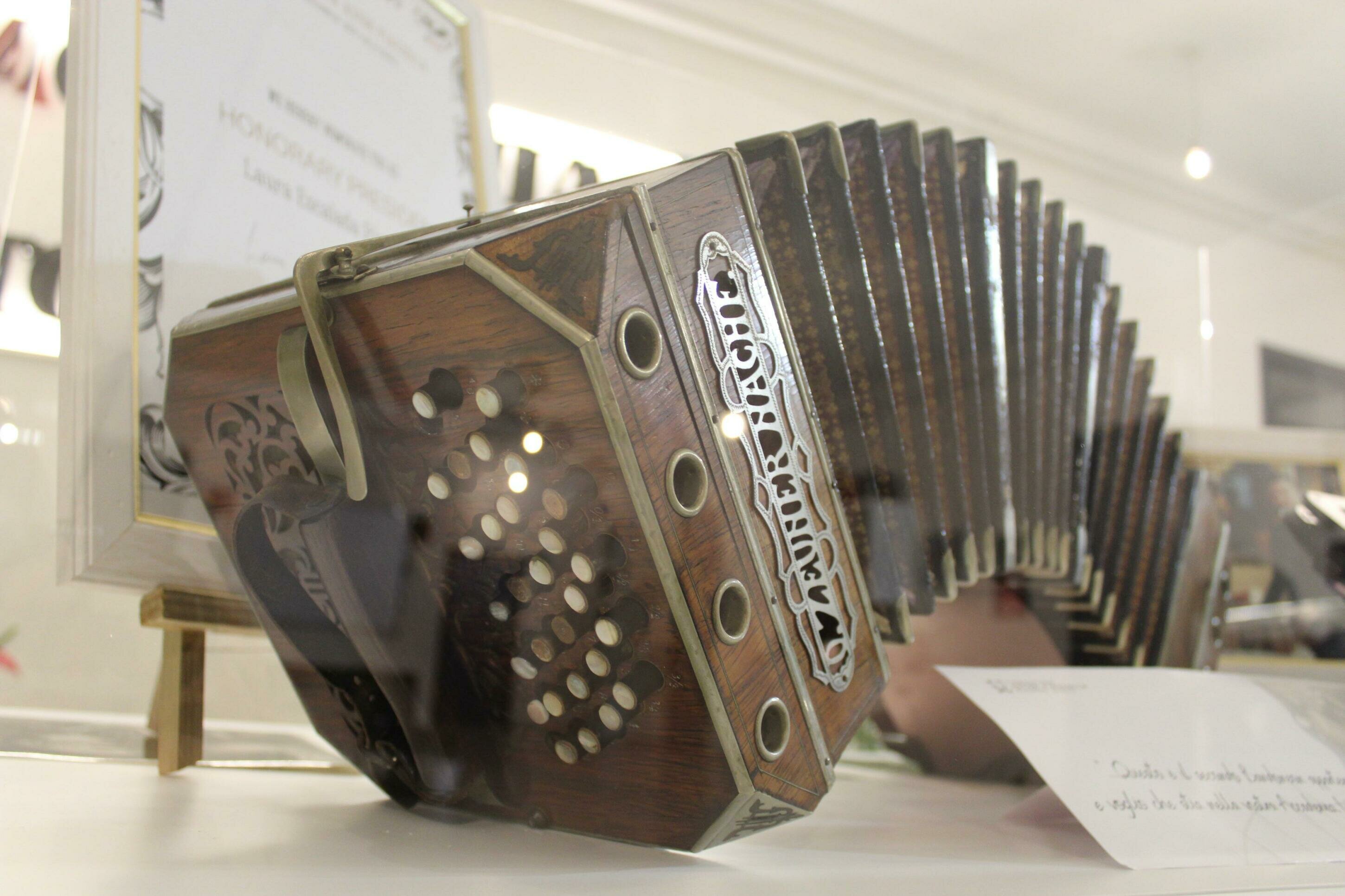il-bandoneon-di-astor-piazzolla-datato-1921.jpeg