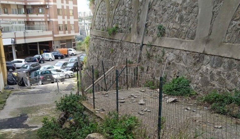 CONDOMINIO CARUSO IN VIA CARLO V: PROSSIMA DISGRAZIA ANNUNCIATA? CONDOMINIO CARUSO IN VIA CARLO V: PROSSIMA DISGRAZIA ANNUNCIATA?