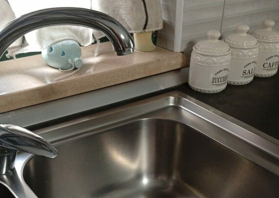 RICCIO: "BARONE SENZA ACQUA DA 4 GIORNI CON 40 GRADI. COMUNE E SORICAL LITIGANO, I CITTADINI SOFFRONO. E IL COMUNE MANDA BOLLETTE DA 1000 EURO"