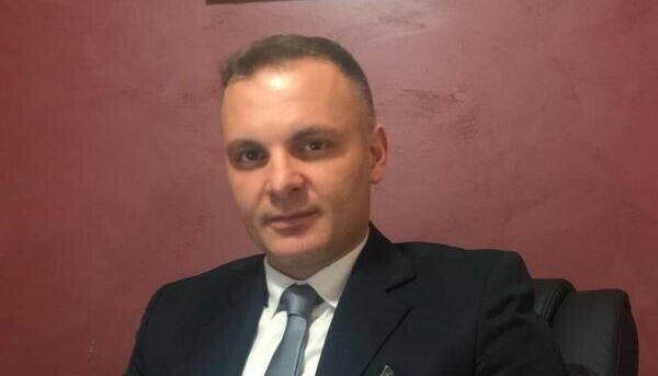 sero-9545f306-a7f7-4923-90bd-c086529c3c35_raffaele_sero_cropped_1787730151076.jpeg sero-9545f306-a7f7-4923-90bd-c086529c3c35_raffaele_sero_cropped_1787730151076.jpeg