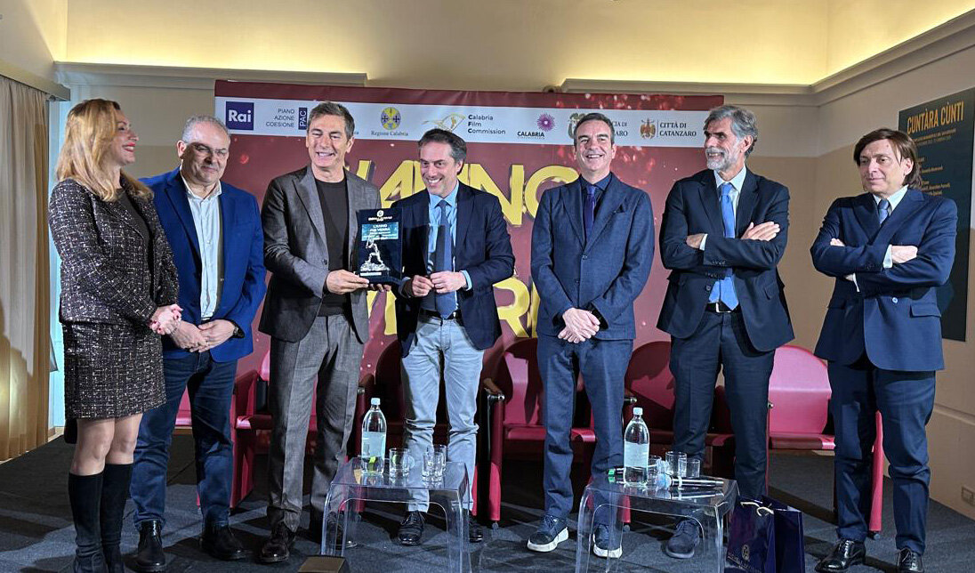 L&rsquo;anno che verr&agrave; - Il Cavatore d&rsquo;Argento di Michele e Antonio Affidato a Marco Liorni Il Capodanno di Rai Uno accende i riflettori sulla Calabria, terra ricca di storia, cultura e talento