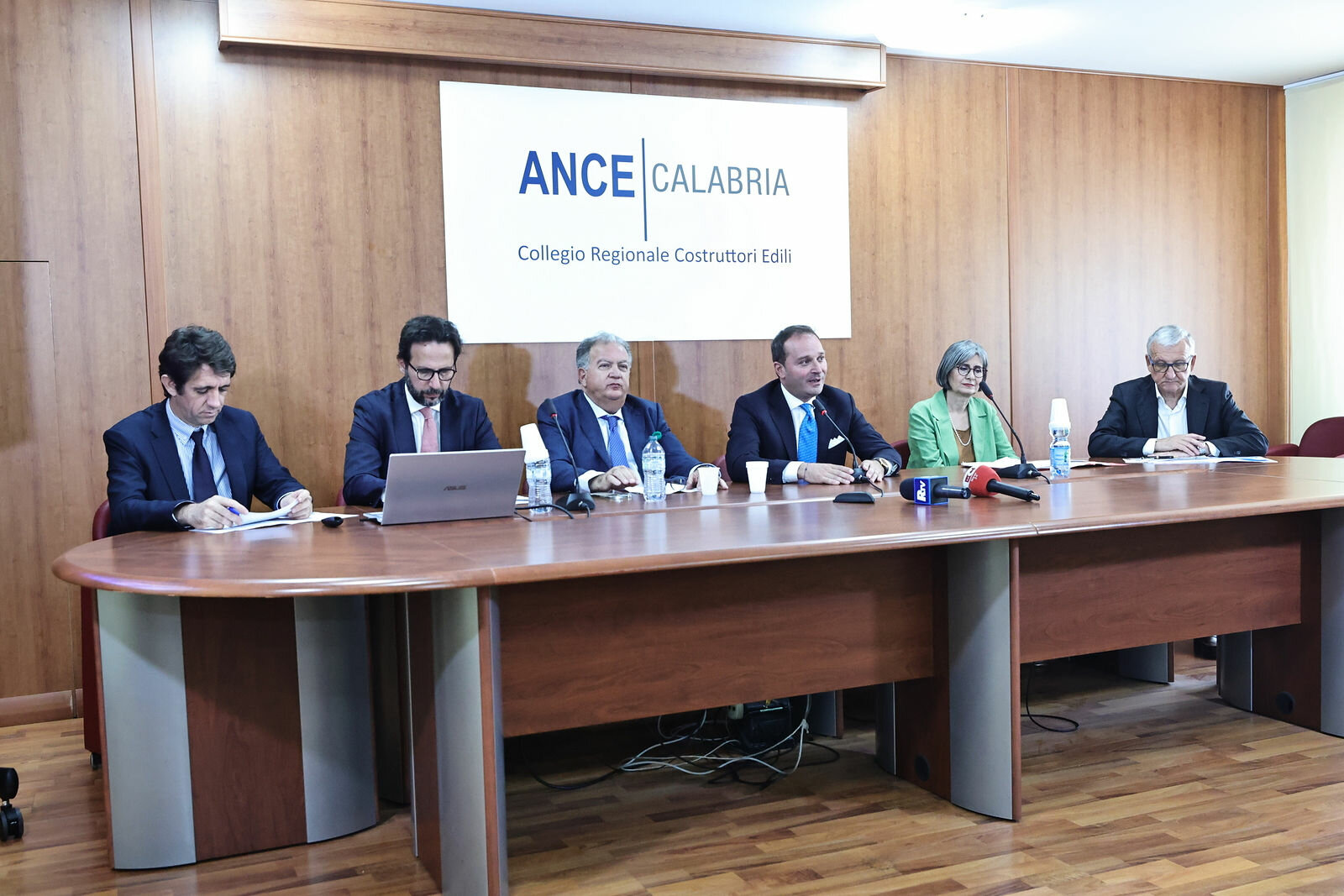 romain-bocognani-flavio-monosilio-giovan-battista-perciaccante-roberto-rugna-maria-stefania-caracciolo-castrese-de-rosa.jpeg romain-bocognani-flavio-monosilio-giovan-battista-perciaccante-roberto-rugna-maria-stefania-caracciolo-castrese-de-rosa.jpeg