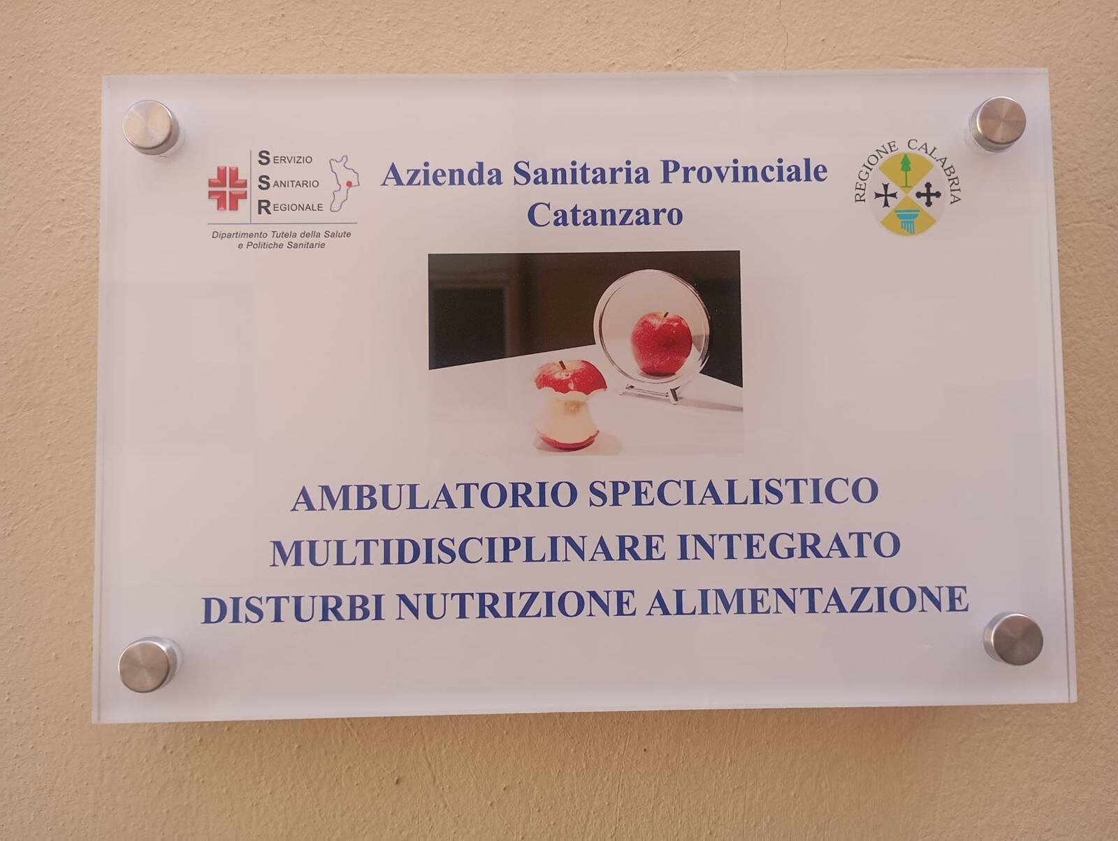 targa-ambulatorio-dna-catanzaro.jpeg