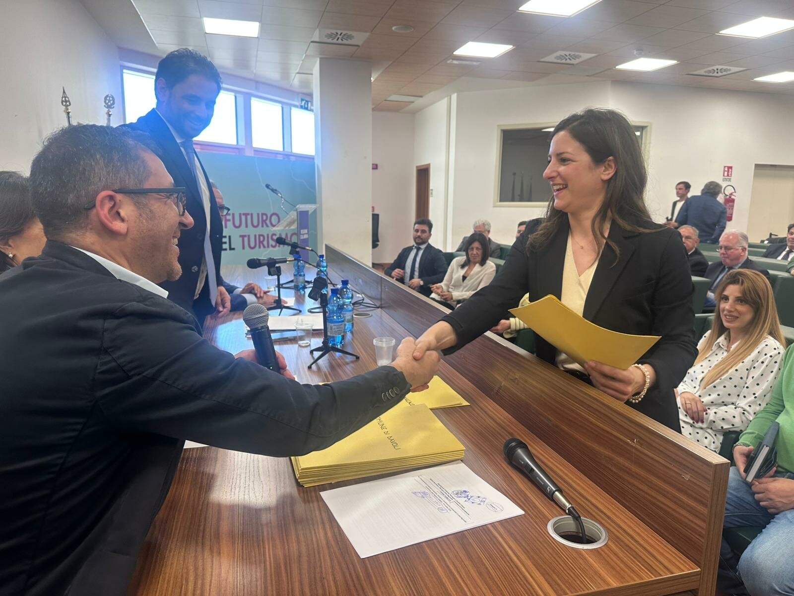 Corace, firmata la convenzione tra Regione e Comune per gli interventi di rimozione rifiuti e riqualificazione ambientale della foce del fiume