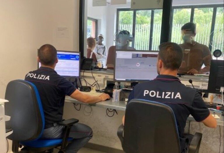 Disposto dal Questore di Catanzaro un provvedimento di trattenimento per un cittadino straniero irregolare