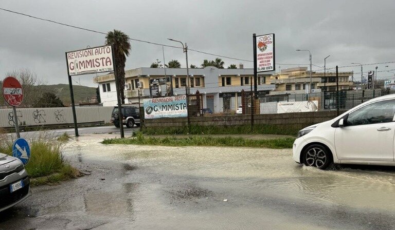 VIA LUCREZIA DELLA VALLE QUANDO PIOVE DIVENTA UNA NUOVA VENEZIA