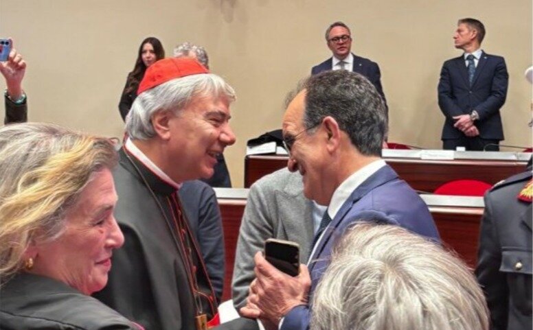 Il consigliere regionale Bruno saluta il cardinale Battaglia, cittadino onorario di Catanzaro Il consigliere regionale Bruno saluta il cardinale Battaglia, cittadino onorario di Catanzaro