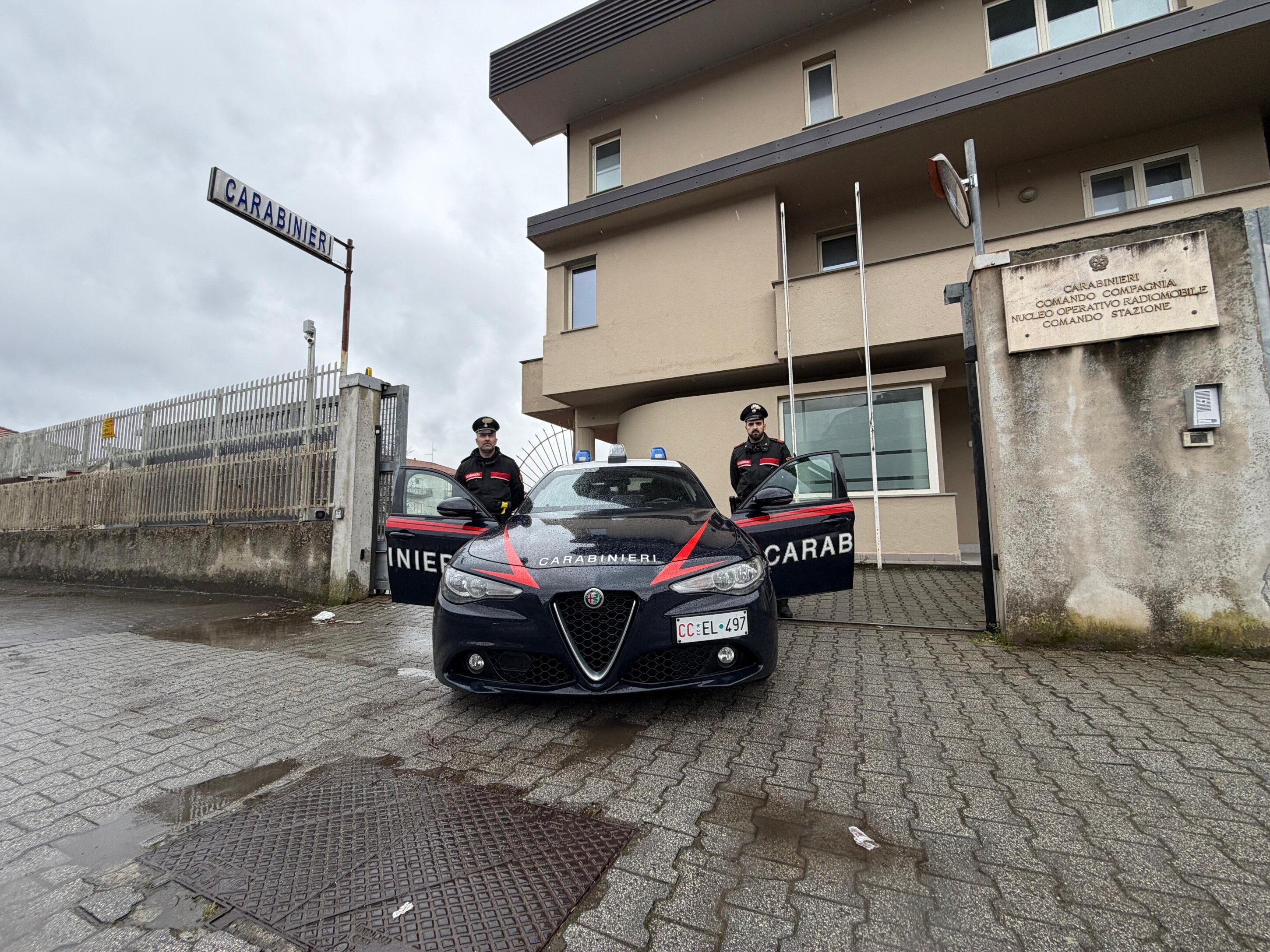 ILLECITA COLTIVAZIONE DI CANAPA INDIANA. QUATTRO PERSONE ARRESTATE DAI CARABINIERI. SEQUESTRATI BENI E CONTI CORRENTI PER UN VALORE DI OLTRE 220.000 EURO.