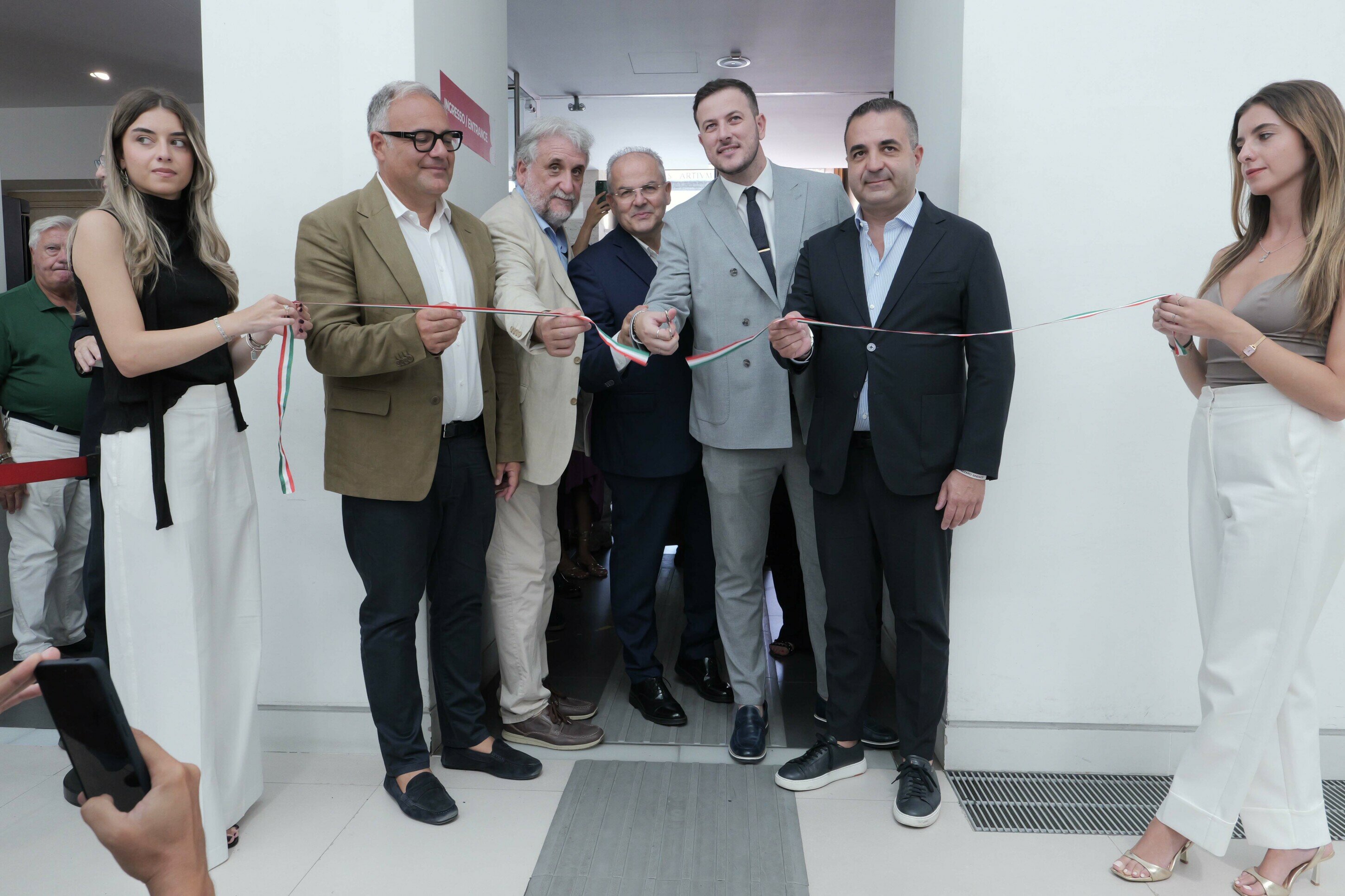 IL MITO DELLA MAGNA GRECIA TORNA A CONFRONTARSI CON IL PRESENTE: AL MArRC INAUGURATA &ldquo;RARA AVIS&rdquo; DI ANTONIO AFFIDATO