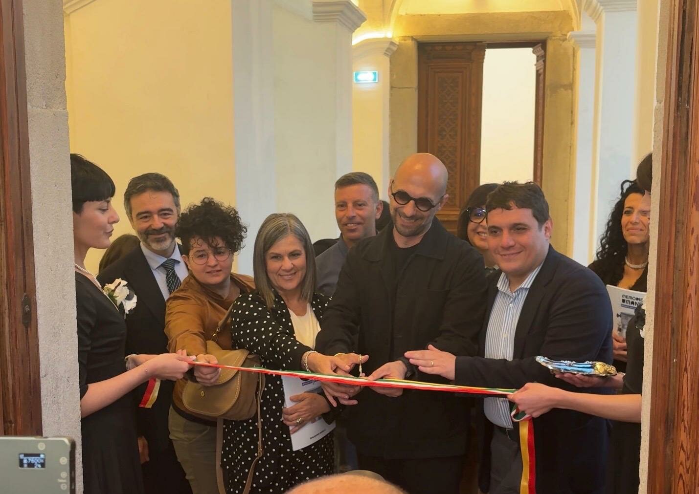 &ldquo;POP-UP!&rdquo; apre i battenti con l&rsquo;inaugurazione della mostra &ldquo;Memorie umane &ndash; Giocare &egrave; una cosa seria&rdquo;, la mostra dei robot di Massimo Sirelli a Palazzo Mazza Borgia 1847