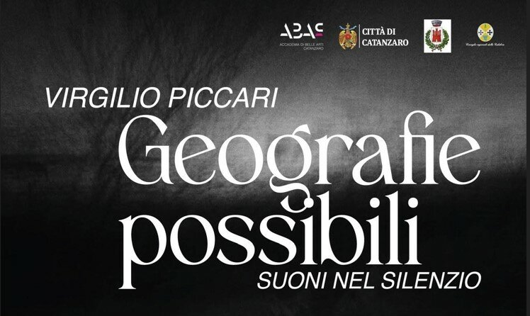 Il bianco, il nero, l&rsquo;orizzonte: la grammatica compositiva di &ldquo;Geografie possibili&rdquo;
