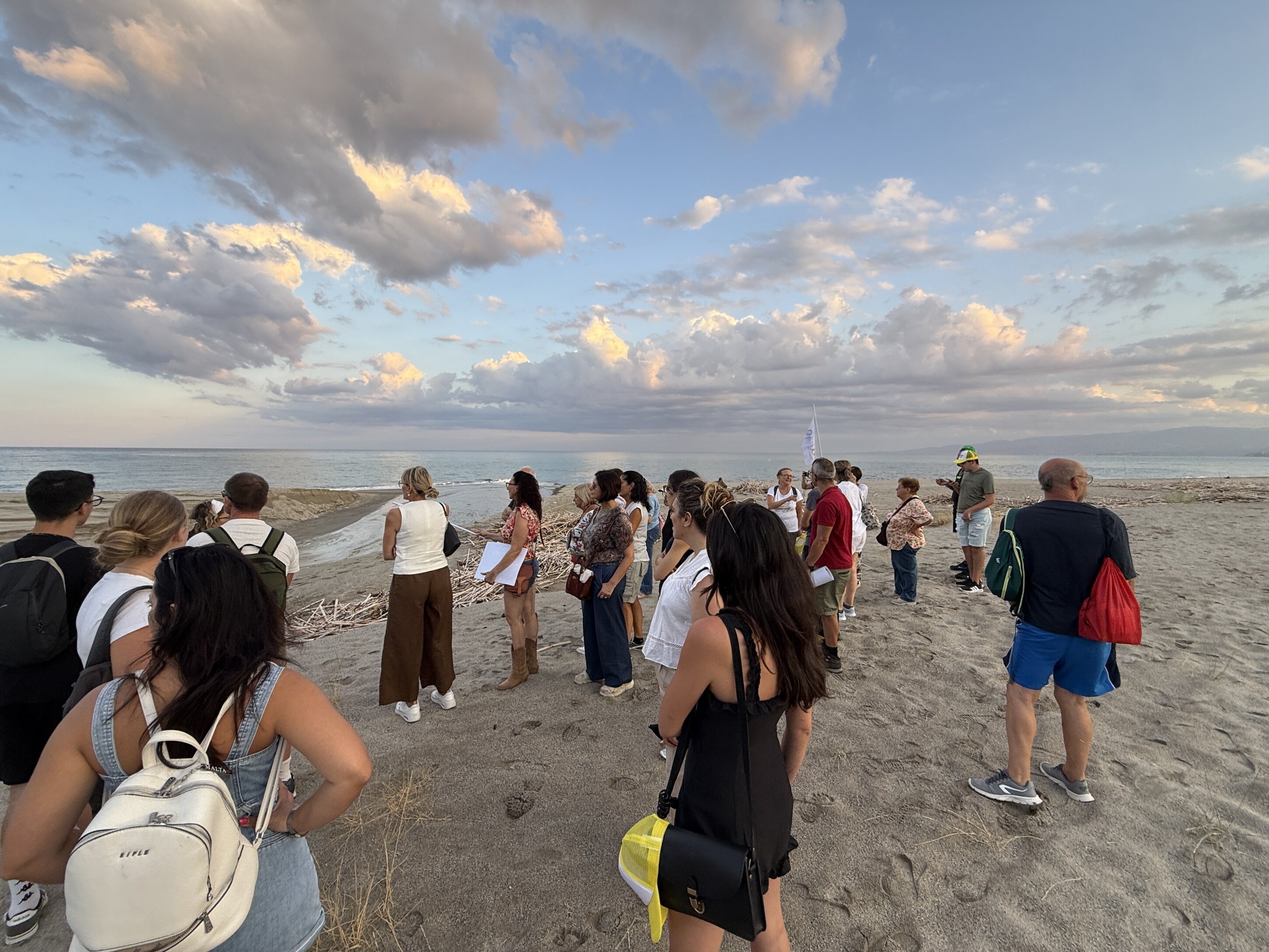 Domenica 27 Settembre | Itinerario e performance LE VIE DEL MARE Visita alle Dune di Giovino e performance site-specific di Gi&ograve; Filice