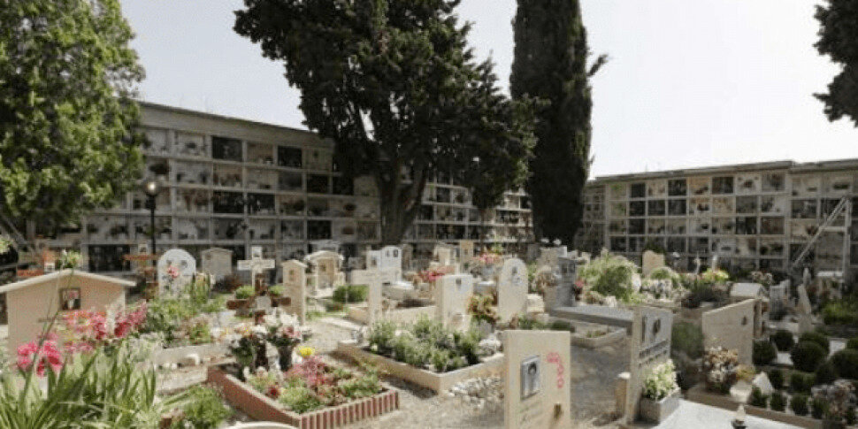 Servizio speciale bus Amc per i cimiteri di Catanzaro sabato 1 e domenica 2 novembre
