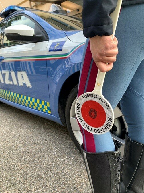 Polizia Stradale: Oltre 100.000 euro di sanzioni amministrative. Polizia Stradale: Oltre 100.000 euro di sanzioni amministrative.