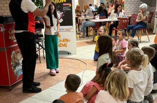 Mago Taz alla festa a Carcare con bambini