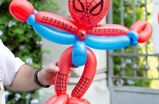 Ballon art, palloncini a forma di uomo ragno