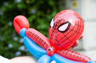 Scultura di palloncini a forma di Spiderman