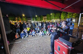 Festa di piazza a Carcare numero di Magia con un assistente bambino