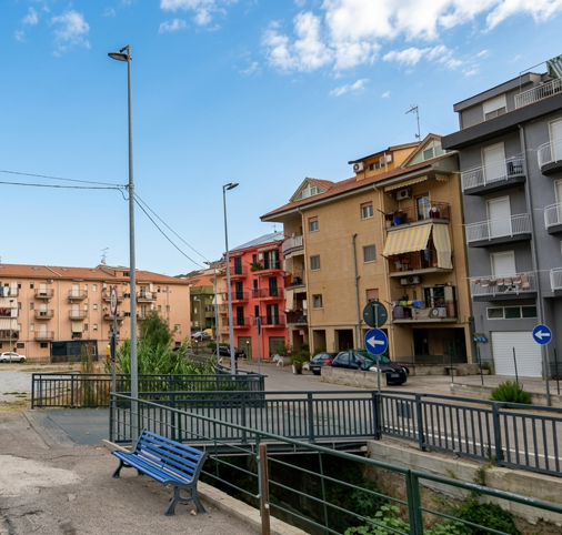 lascari2