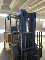 carrello-elevatore-marca-cat-usato