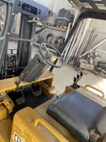 carrello-elevatore-marca-cat-usato