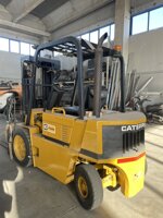 carrello-elevatore-marca-cat-usato