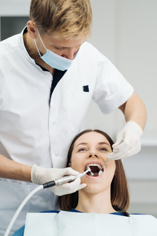 Igiene orale professionale pulizia denti