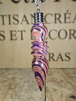 pendule-en-bois-lamelle-teinte