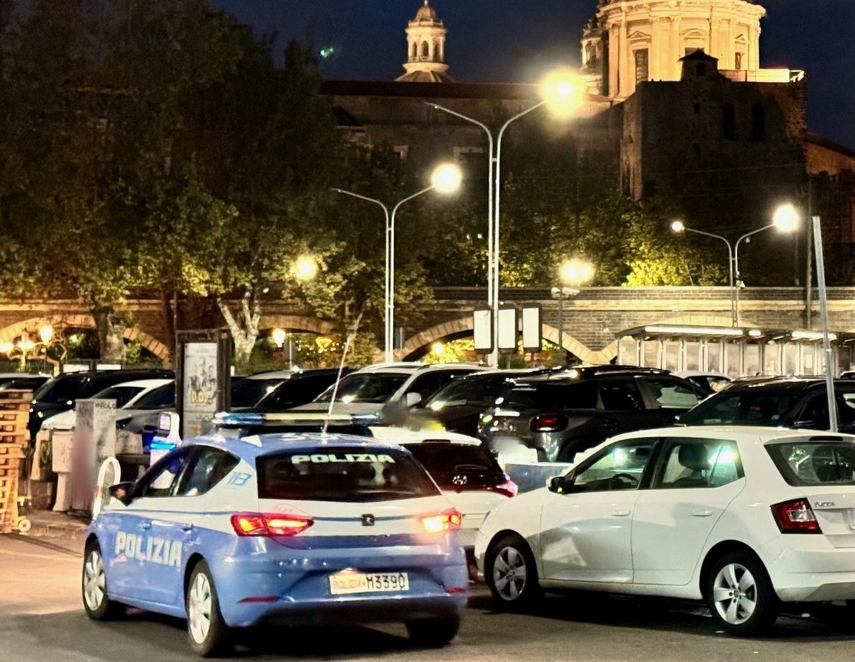 &ldquo;Dacci i soldi del parcheggio o ti spacchiamo la faccia&rdquo;