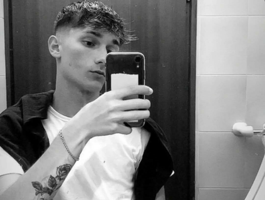 Si schianta con lo scooter contro una palma: muore giovane barista Si schianta con lo scooter contro una palma: muore giovane barista