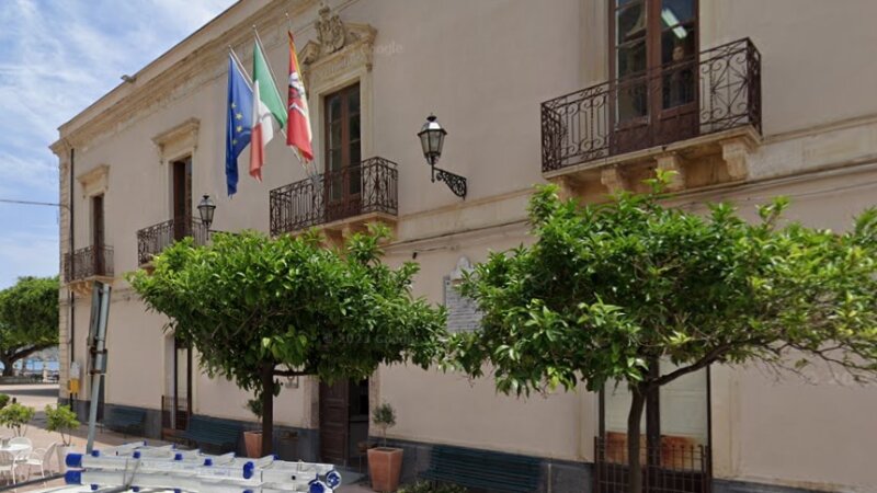 Giardini Naxos, commissariato il Comune