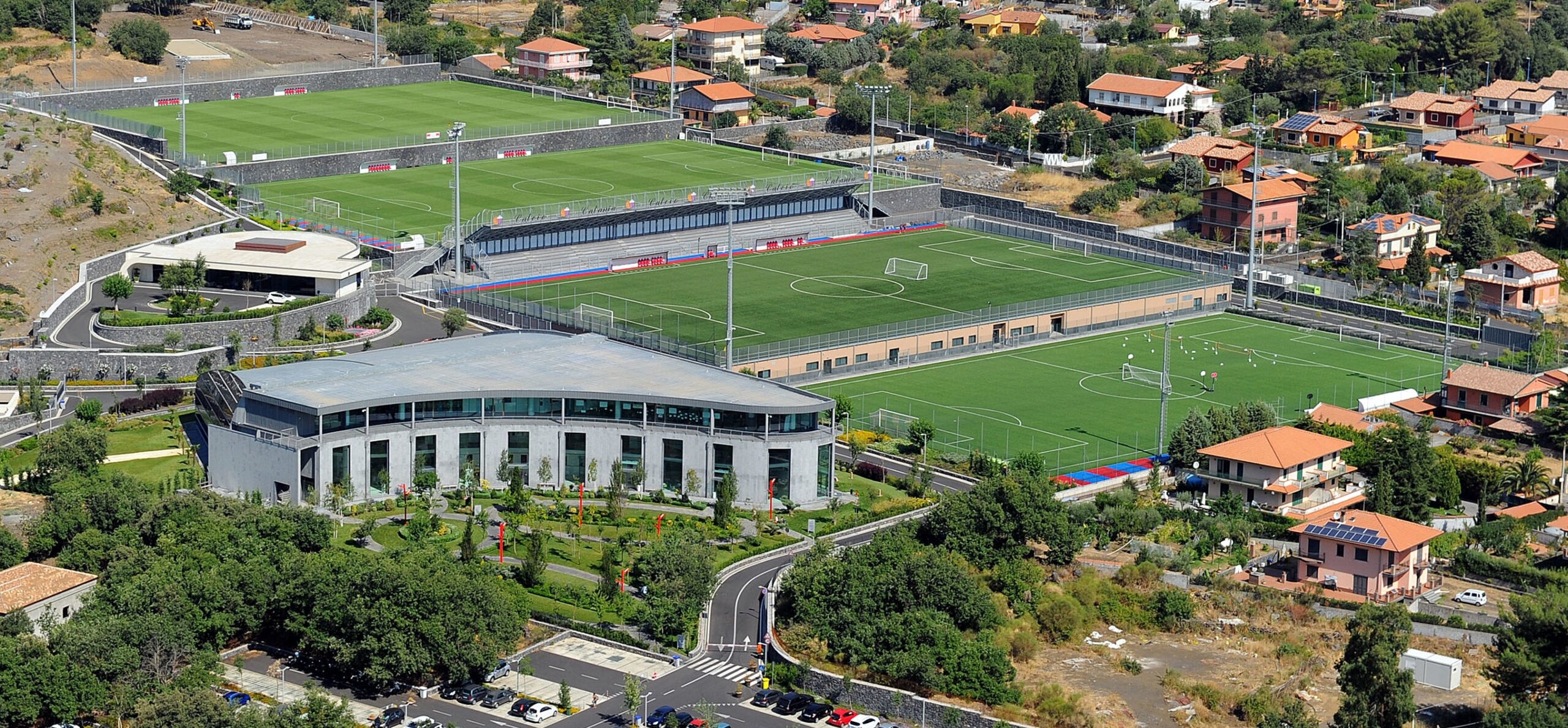 Torre del Grifo: il Catania vince l'asta