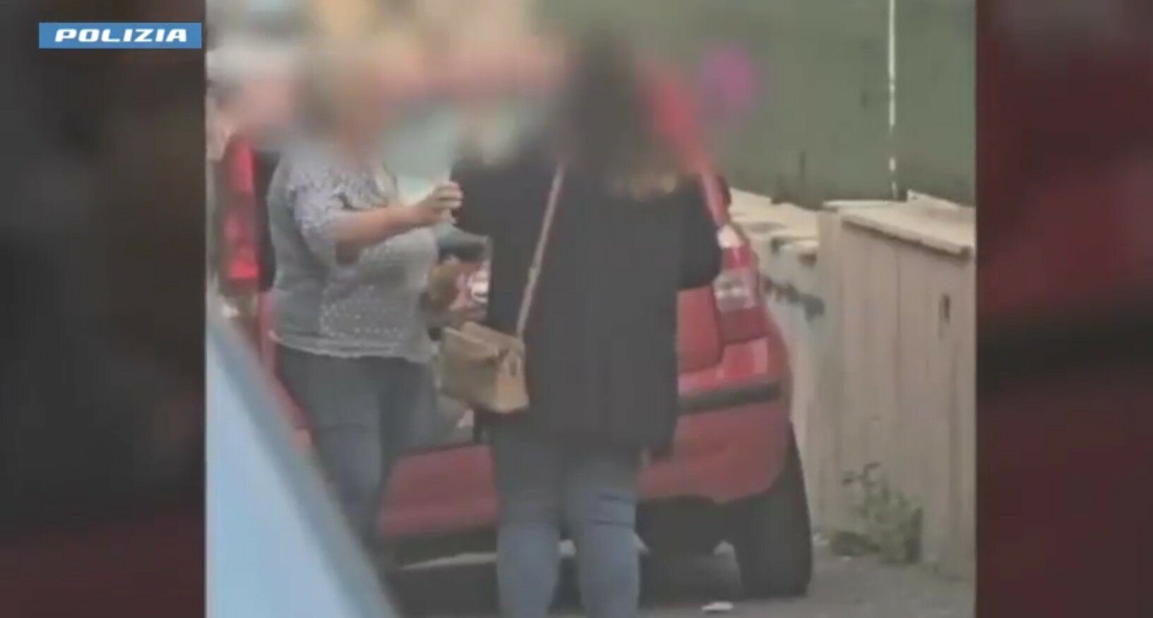 Catania, anziana facoltosa truffata dalla fioraia