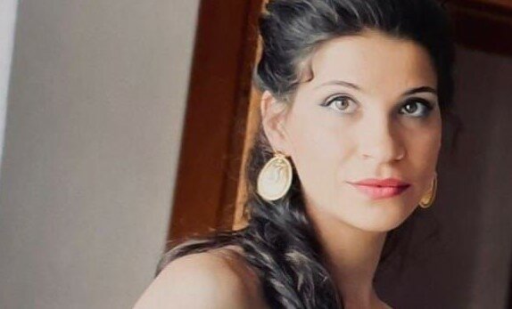 Vuole vedere il tramonto: cade da scogliera e muore