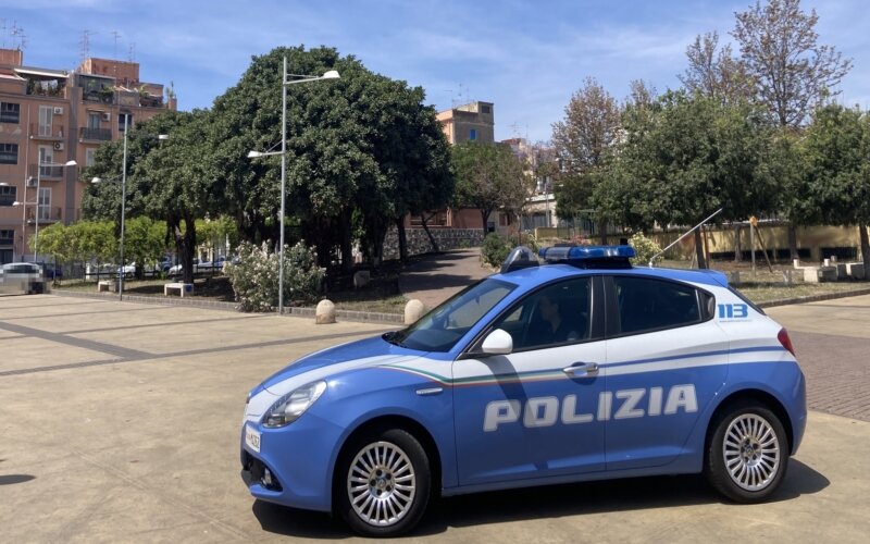 Non si ferma all'alt, fugge in scooter con compagna incinta al 9&deg; mese