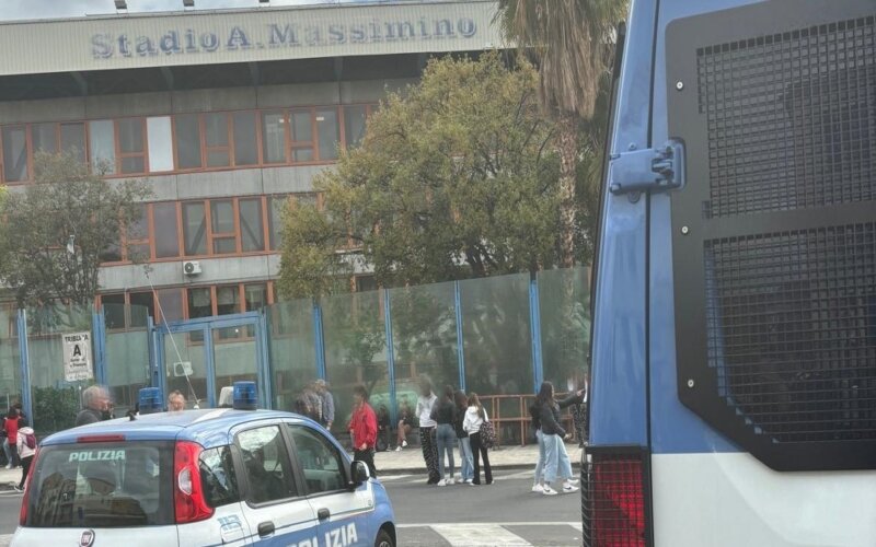 Fumogeni al Massimino, Daspo per due ultras