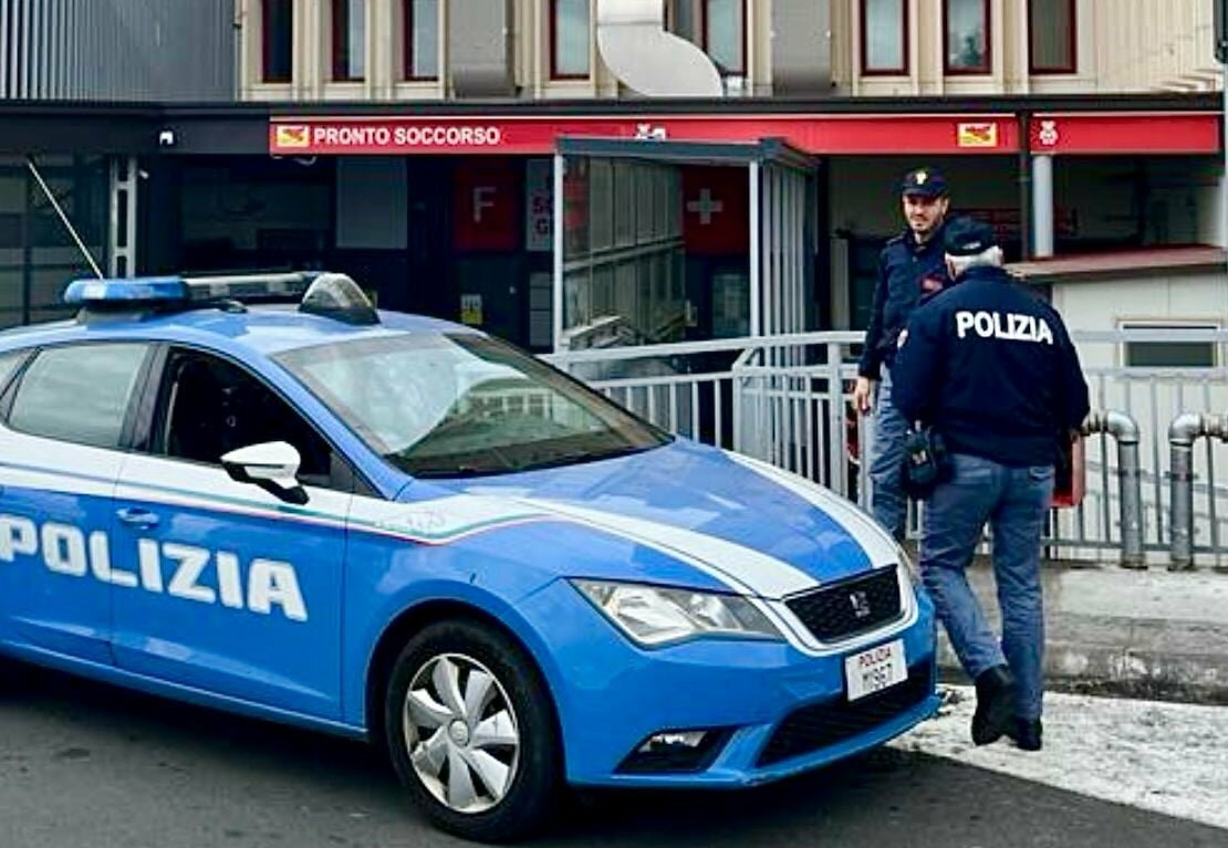 Investe 84enne, lo porta in ospedale e fugge