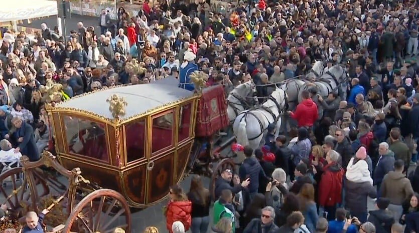 Carrozza e offerte: comincia la festa