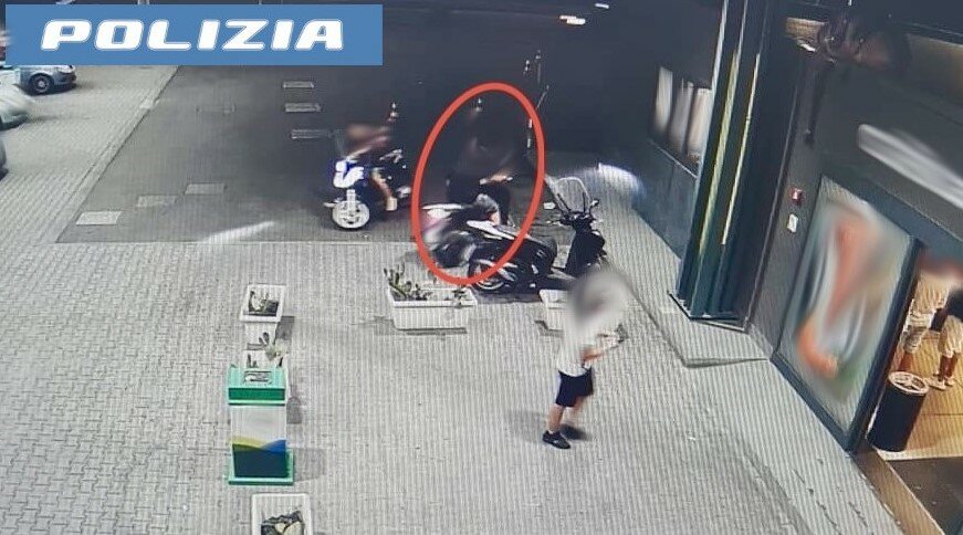 Catania: ladri di scooter traditi dai tatuaggi