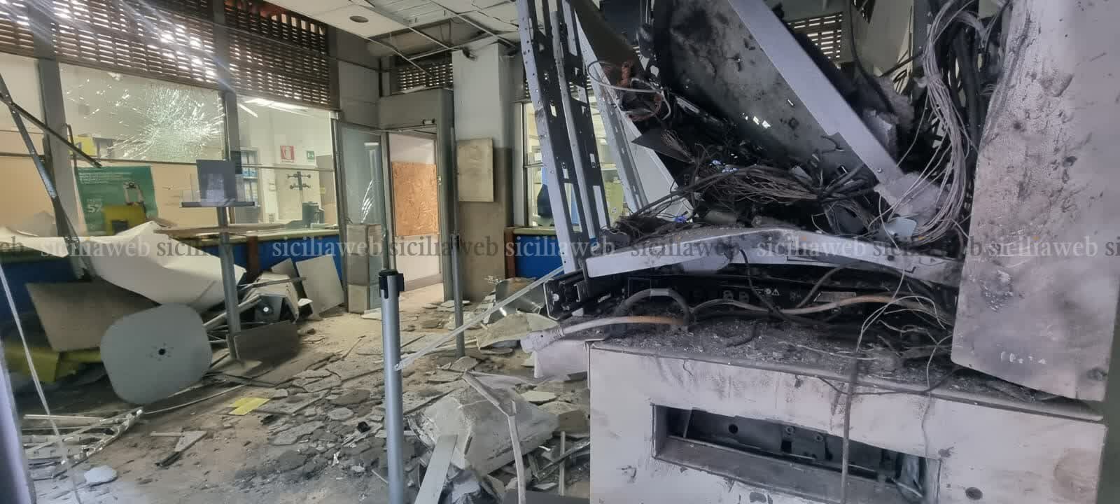 Assalto shock con esplosivo al centro di Catania, ma la cassaforte è vuota Assalto shock con esplosivo al centro di Catania, ma la cassaforte è vuota