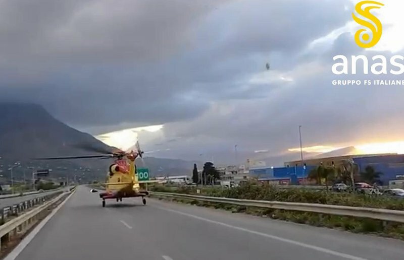 Elicottero del 118 deve atterrare: chiusa A19 Elicottero del 118 deve atterrare: chiusa A19