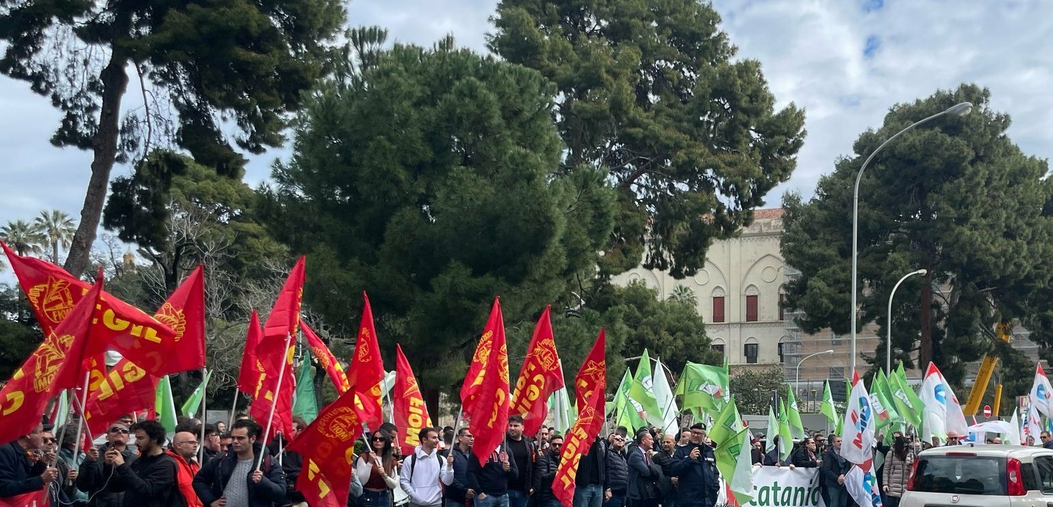 Vertenza Stm, 500 in piazza a Palermo