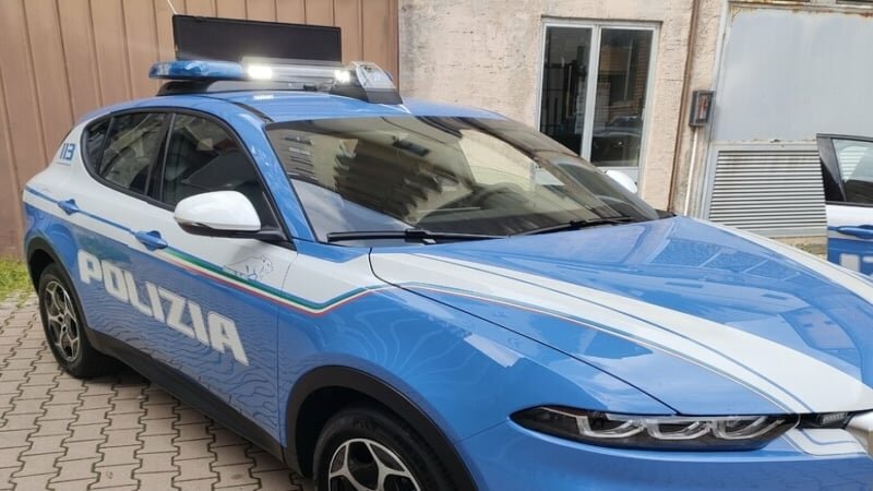 Uccide moglie a coltellate, in casa la figlia di 5 anni