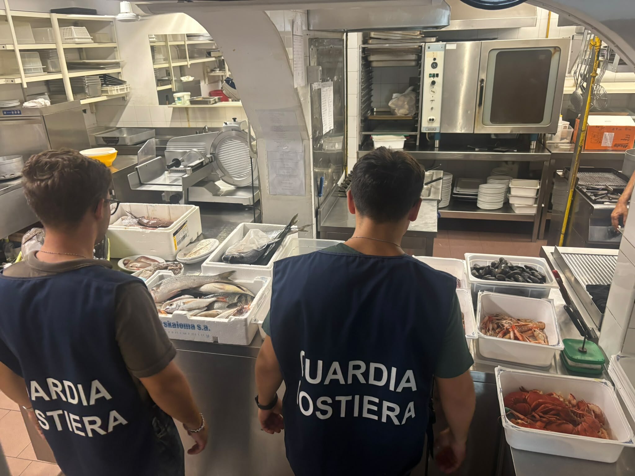 Catania: sequestrati 450 kg di pesce in ristoranti e mercati